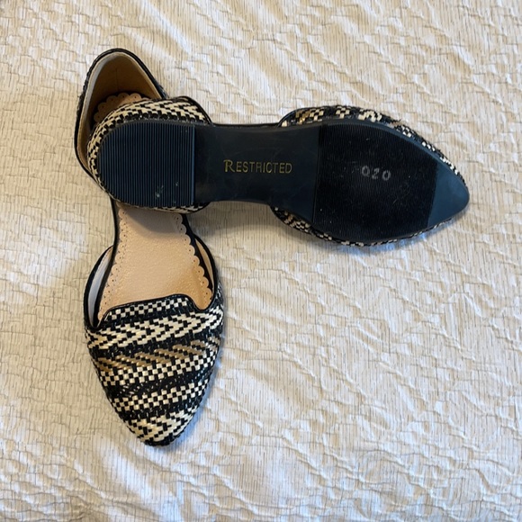 Flats - Picture 2 of 2